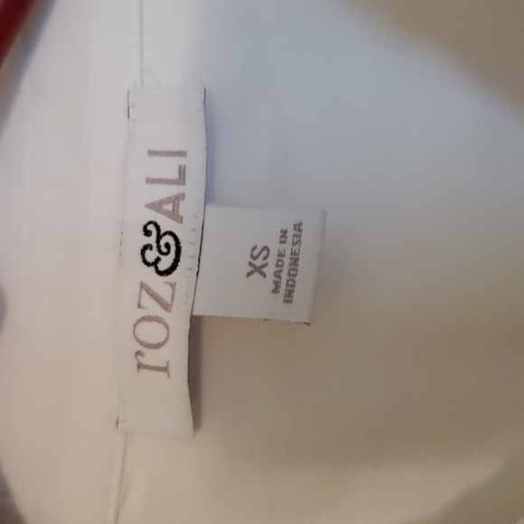 White button down tunic - Picture 2 of 5